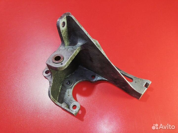 Кронштейн насоса гур Subaru Legacy BL5 EJ20X