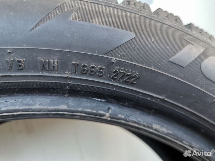 Pirelli Winter Ice Zero 215/50 R17