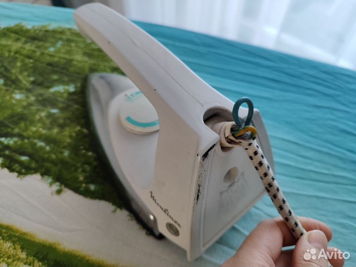 Гладильная доска и утюг