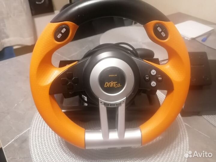Игровой руль с педалями