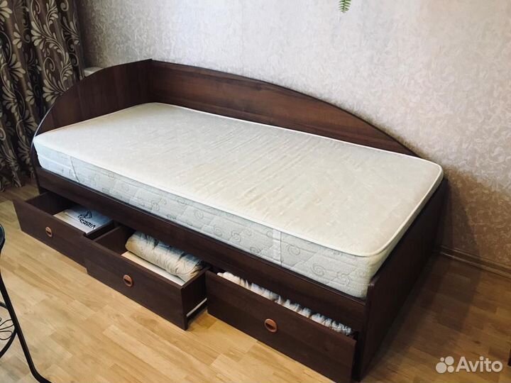 Продаётся кровать