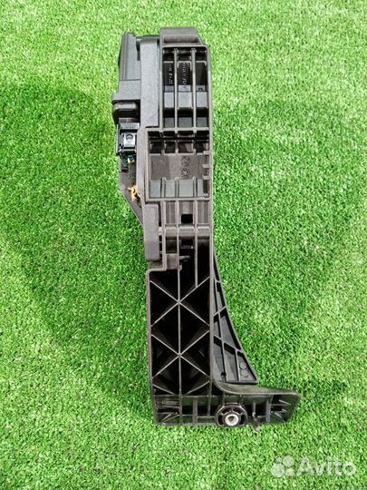 Педаль газа Bmw 1 E87 N45B16A (1.6) 2008