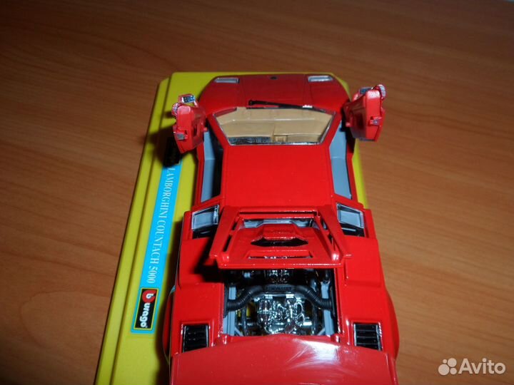 Lamborghini Countach 1/24