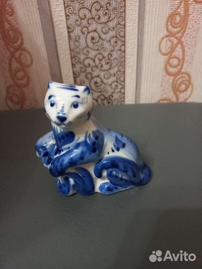 Гжель фигурка