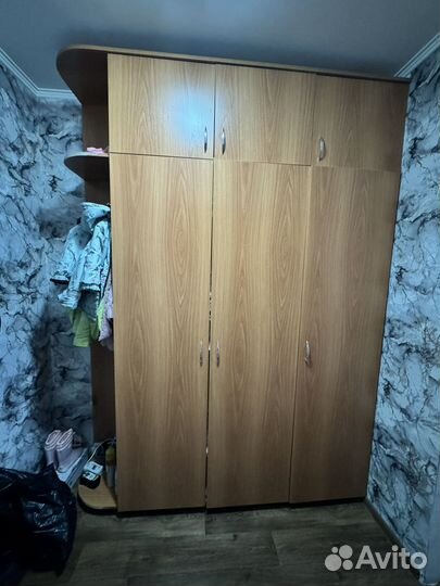 Шкаф