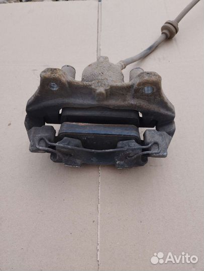 Суппорт передний правый Renault Logan 2