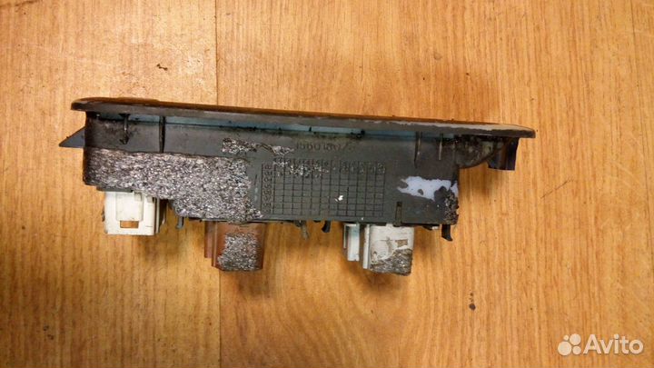 Блок управления стеклоподьемниками Рено сценик 2