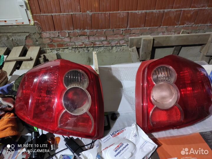 Фонари задние Toyota Auris