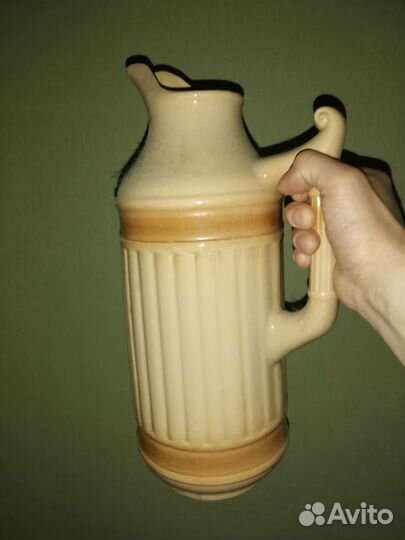 Глиняный кувшин старинный