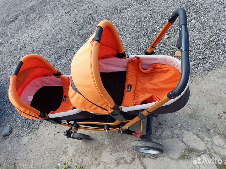 Коляска для двойни