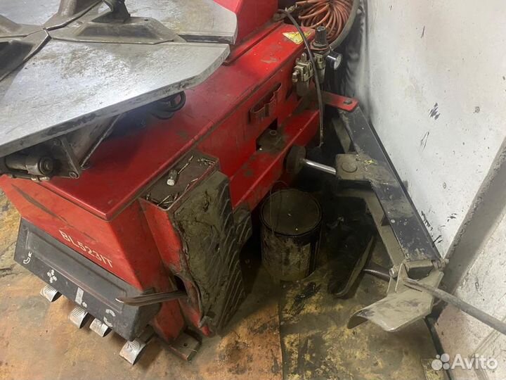 Шиномонтажный станок Flying bl523it