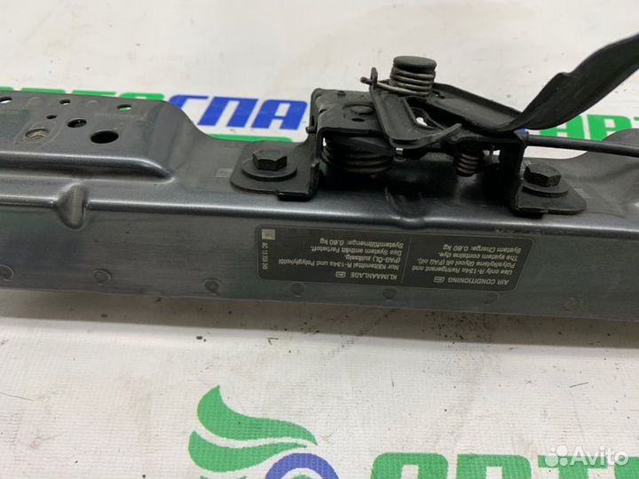 Планка радиаторов передняя Opel Astra J хетчбек