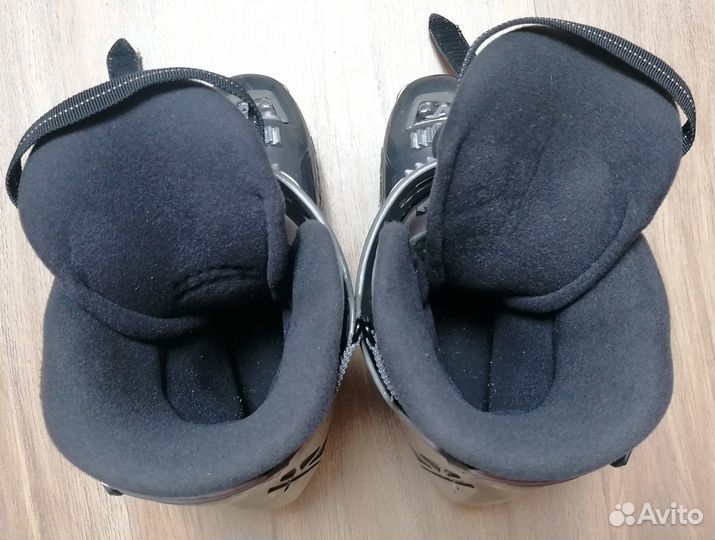 Ботинки горнолыжные