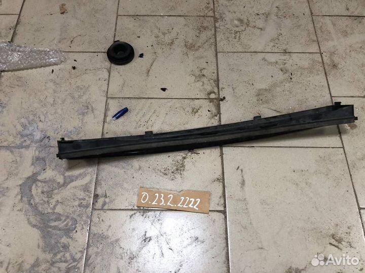 Воздухозаборник Land Rover Discovery 5