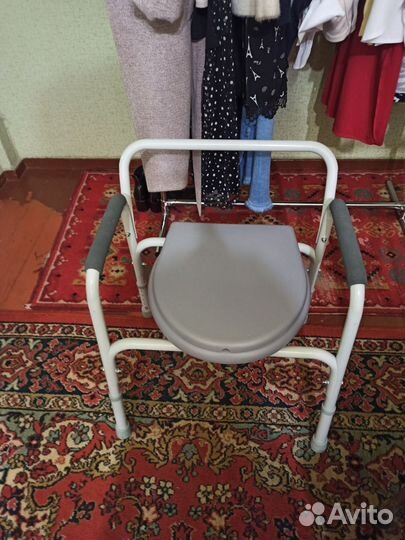 Санитарный стул туалет