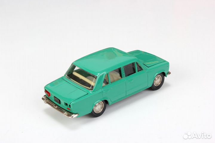 Масштабная модель автомобиля ваз 2101 А9 без ми