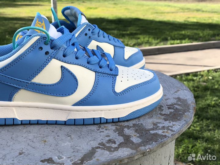 Nike dunk low university blue