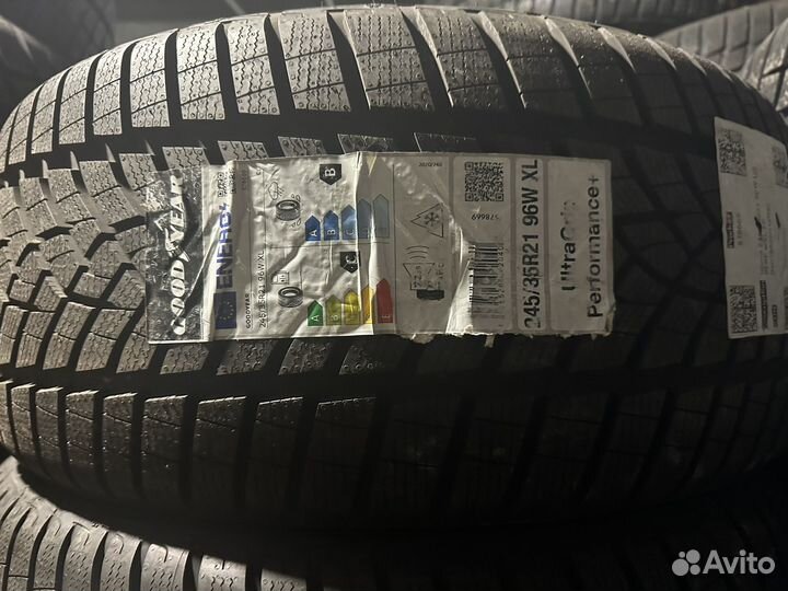 Goodyear UltraGrip Performance+ 245/35 R21 и 275/35 R21 103V