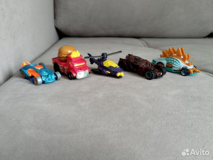 Hot wheels машинки