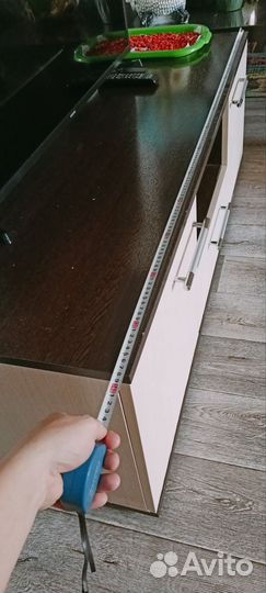 Стол для телевизора