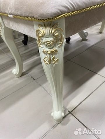 Банкетка бежевая