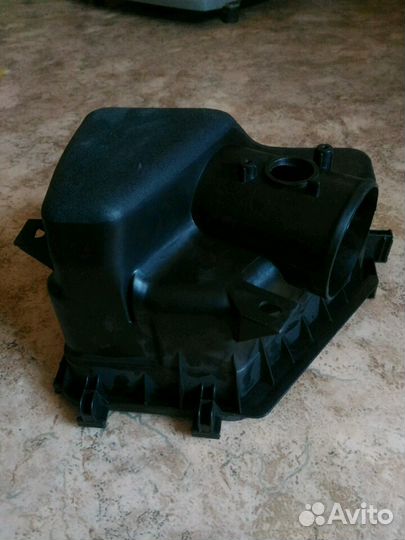 Корпус воздушного фильтра на рав 4 lll