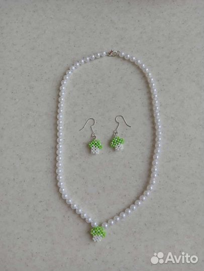 Серьги сережки ожерелье колье украшения из бисера