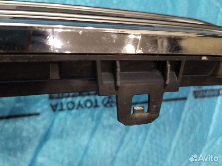 Решетка радиатора Ленд Крузер 200 2010