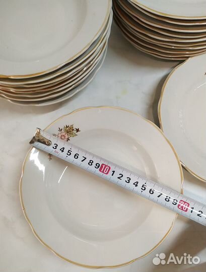 Набор фарфоровых тарелок