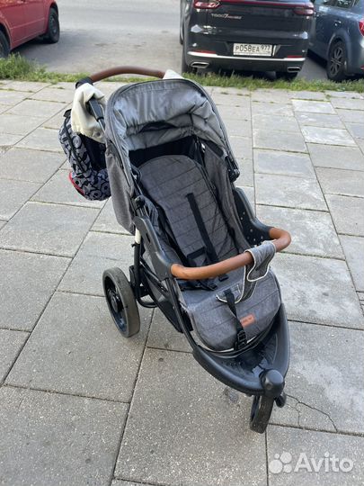 Прогулочная коляска вездеход