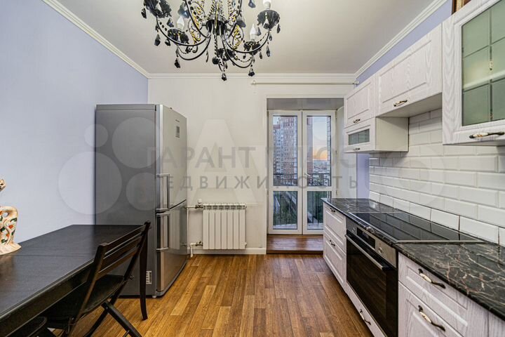 2-к. квартира, 58 м², 5/17 эт.