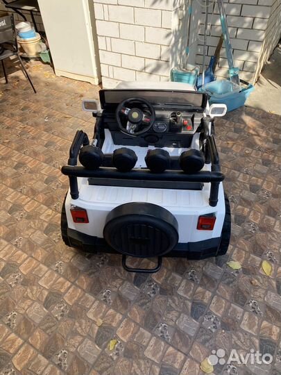 Электромобиль джип