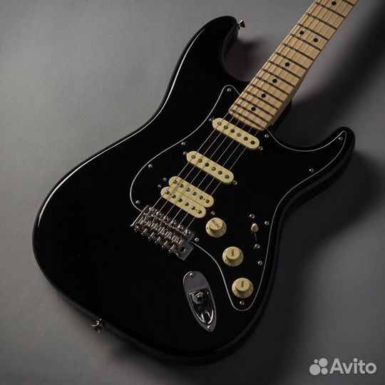 Электрогитара Fender Stratocaster USA + Аксессуары