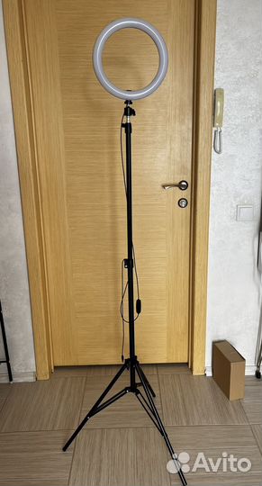 Кольцевая лампа 26 см