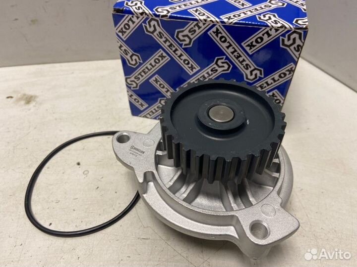 Помпа водяная Audi 100 C4 1991-1994