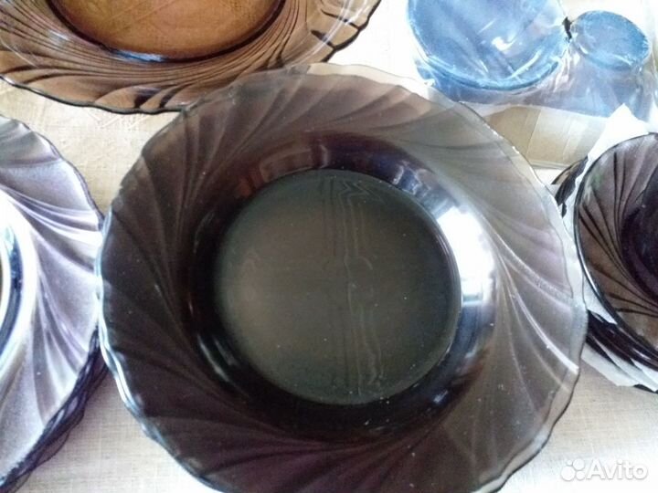 Набор черной стекляной посуды