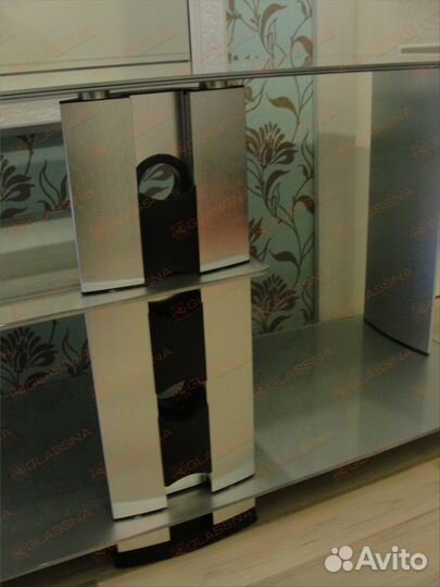 Тумба под тв, закаленное стекло металлик