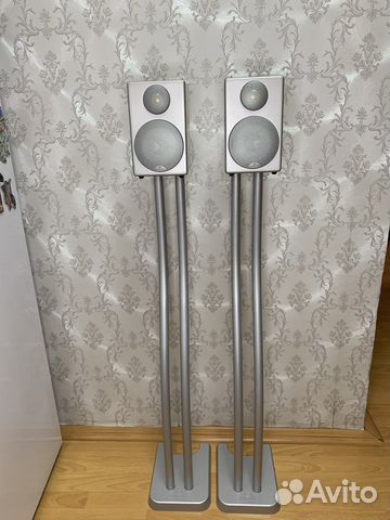 Колонки на стойках Monitor Audio Radius 90