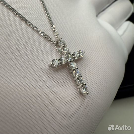 Бриллиантовый крестик с цепочкой