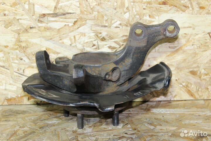 Кулак передний правый Kia Cerato 3