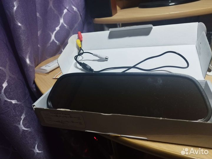 Зеркало заднего вида с монитором