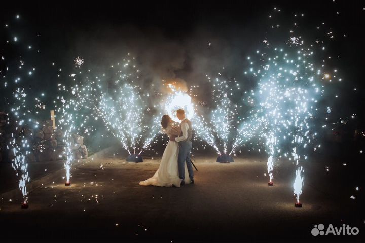 Холодные фонтаны, пиротехническая инсталляция