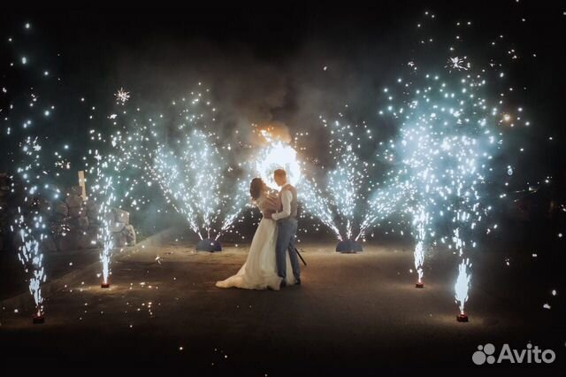 Холодные фонтаны, пиротехническая инсталляция