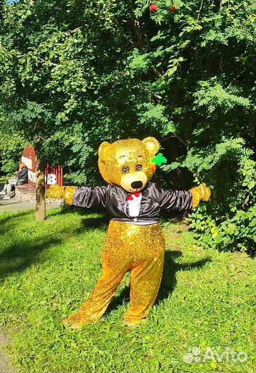 Праздник с золотыми мишками