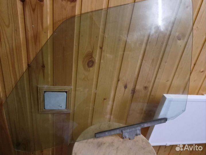 Стекло двери передней левой Jetta 1991 golf 2