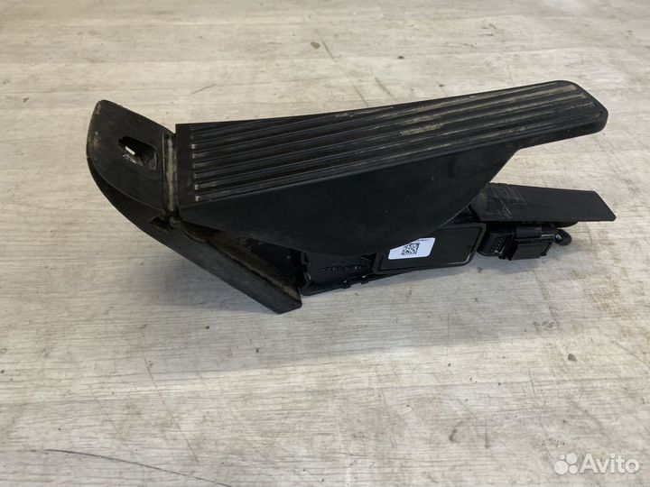 Volvo xc90 педаль газа 31489764