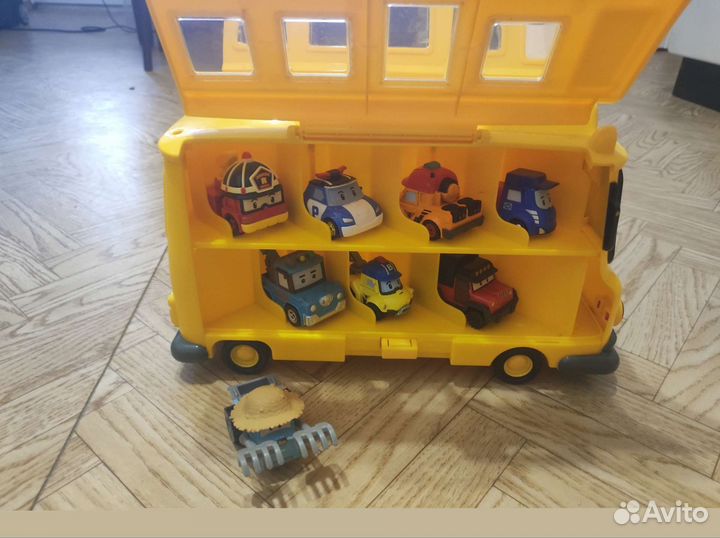 Автобус Робокар Поли