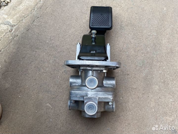 Тормозной кран с педалью