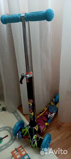 Самокат детский трехколесный новый