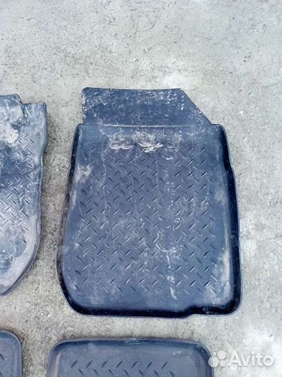 Автомобильные коврики Логан 1